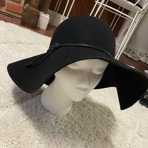 Black wool felt hat